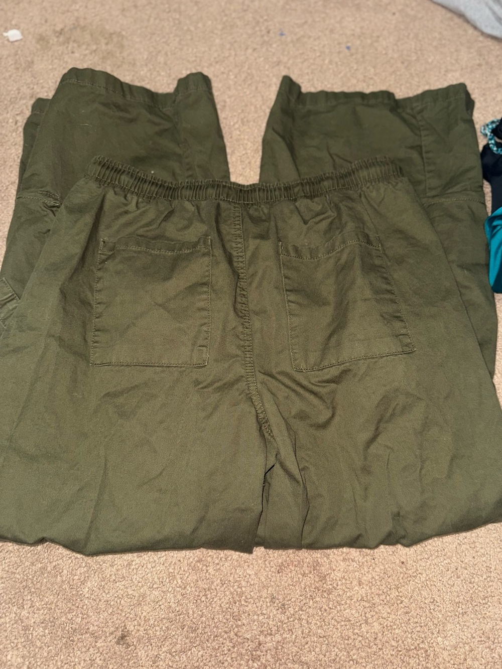Army Green Cargo Pants by Forever 21 - Picture 4 of 5